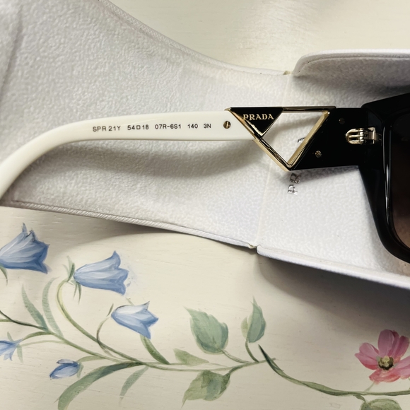 Prada Sunglasses With Original Case Like New!!!!! - Picture 3 of 5